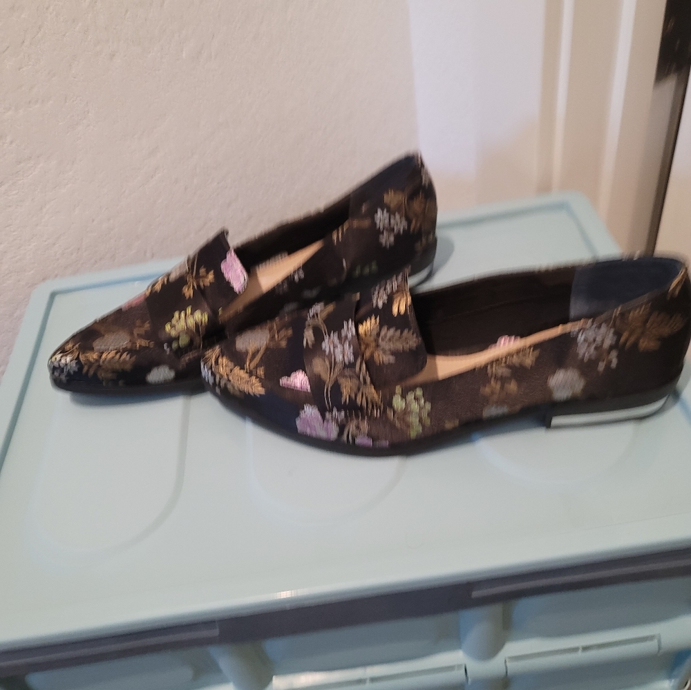 Shoes - Picture 3 of 3